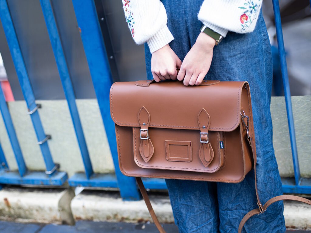 chestnut-sachel-model-zatchels
