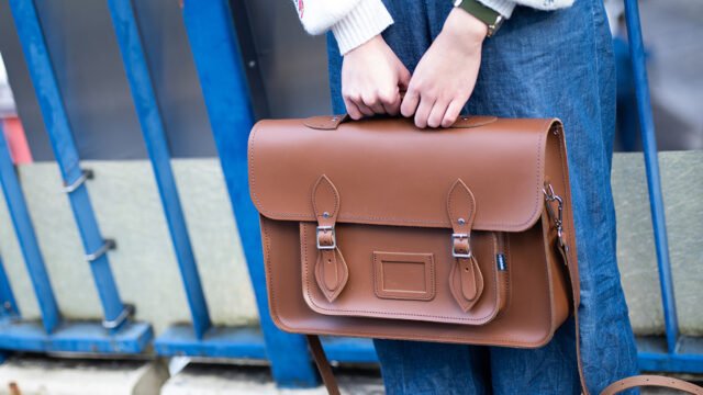 chestnut-sachel-model-zatchels