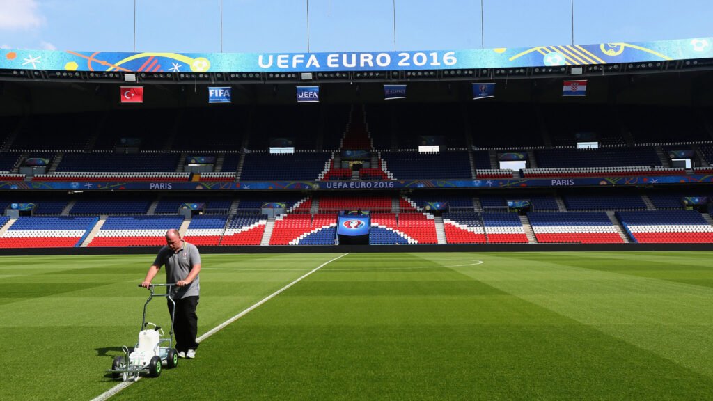 PSG-groundsman-marks-pitch-with-Eco-Club-and-Direct-for-EURO-2016-game